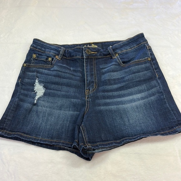 Indigo Rein Dark-wash Mildly Distressed Five Pocket Jean Shorts Jr. Size 13 - Picture 1 of 7